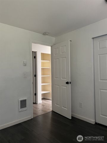 1124 Pinedrop Loop SE, Olympia, WA 98513
