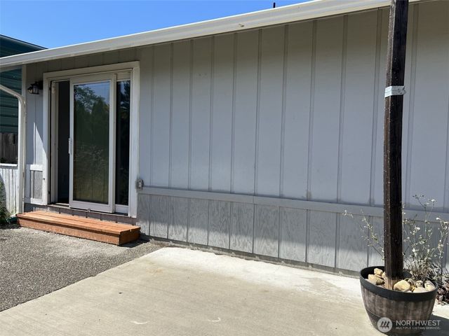 1124 Pinedrop Loop SE, Olympia, WA 98513