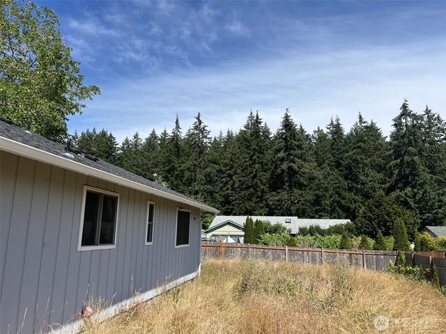 1124 Pinedrop Loop SE, Olympia, WA 98513