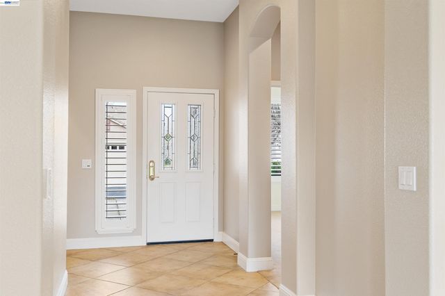 1360 McPrince Ln, Brentwood, CA 94513