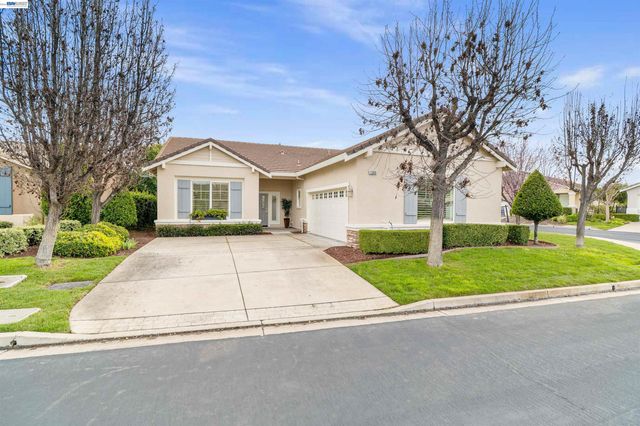 1360 McPrince Ln, Brentwood, CA 94513