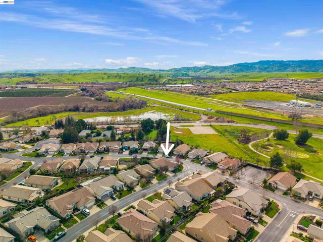 1360 McPrince Ln, Brentwood, CA 94513