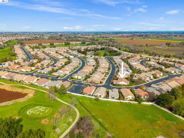 1360 McPrince Ln, Brentwood, CA 94513