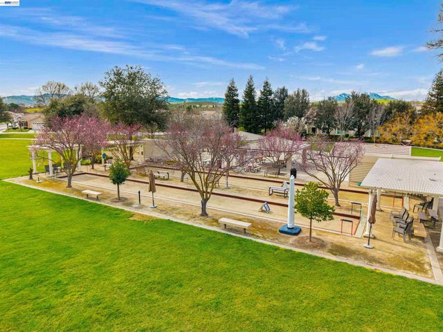 1360 McPrince Ln, Brentwood, CA 94513
