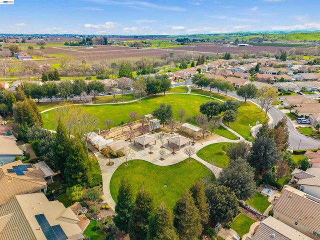 1360 McPrince Ln, Brentwood, CA 94513