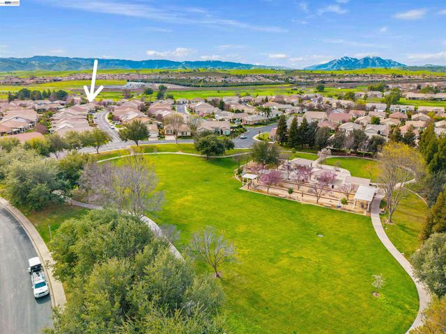 1360 McPrince Ln, Brentwood, CA 94513