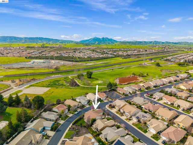 1360 McPrince Ln, Brentwood, CA 94513