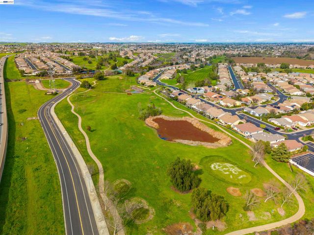 1360 McPrince Ln, Brentwood, CA 94513