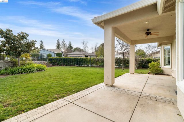 1360 McPrince Ln, Brentwood, CA 94513