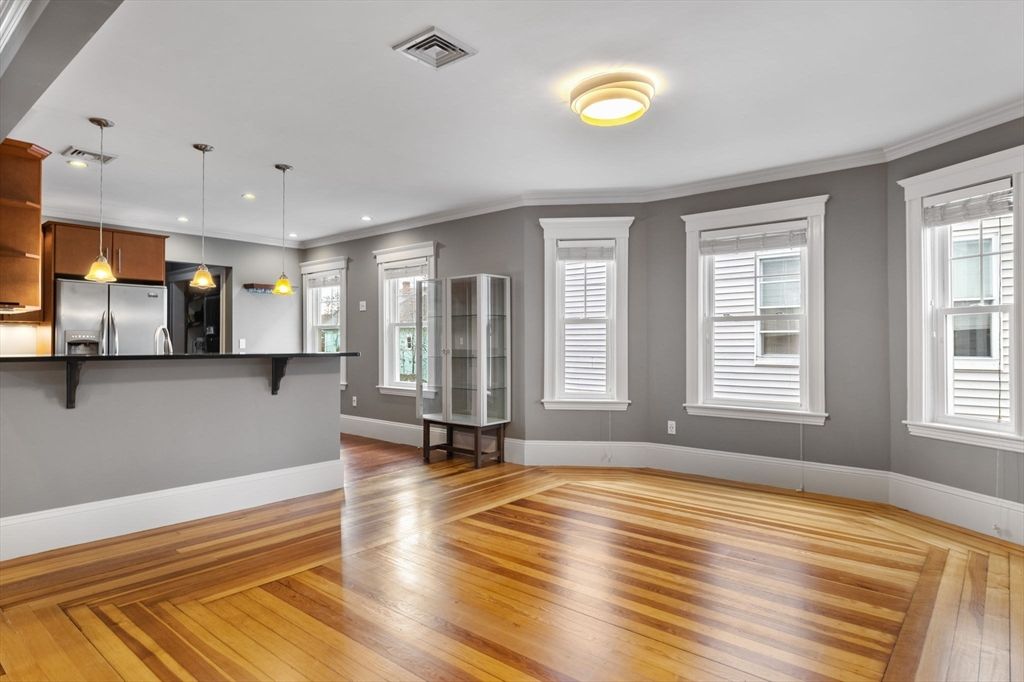 22 Clarendon Ave 2, Somerville, MA 02144