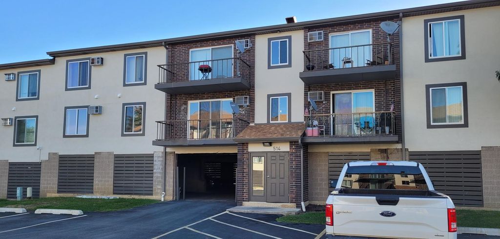 514 Kiowa Circle 204, Naperville, IL 60565