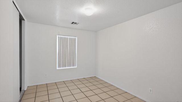 7395 W San Miguel Avenue, Glendale, AZ 85303