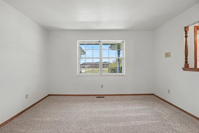 122 N Montebella Terrace, Mustang, OK 73064