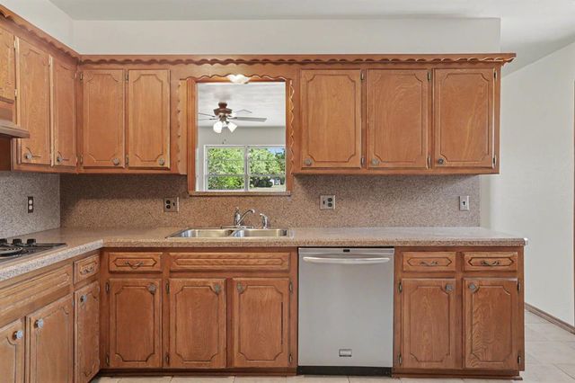 122 N Montebella Terrace, Mustang, OK 73064