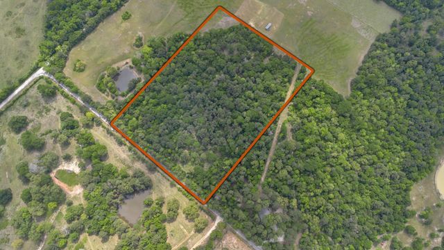 399 Pool Rd, Richards, TX 77873