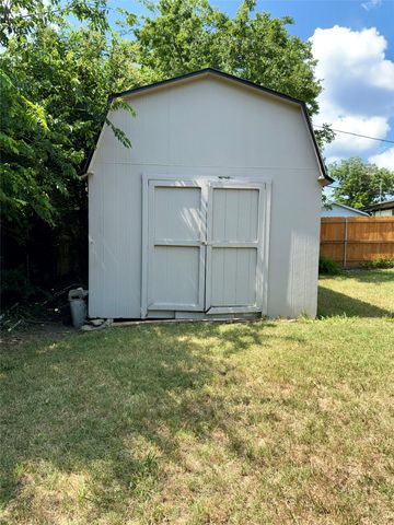 5017 Wyoming Trail, North Richland Hills, TX 76180