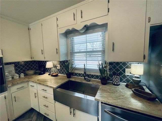 217 NW 43rd Street, Kansas City, MO 64116