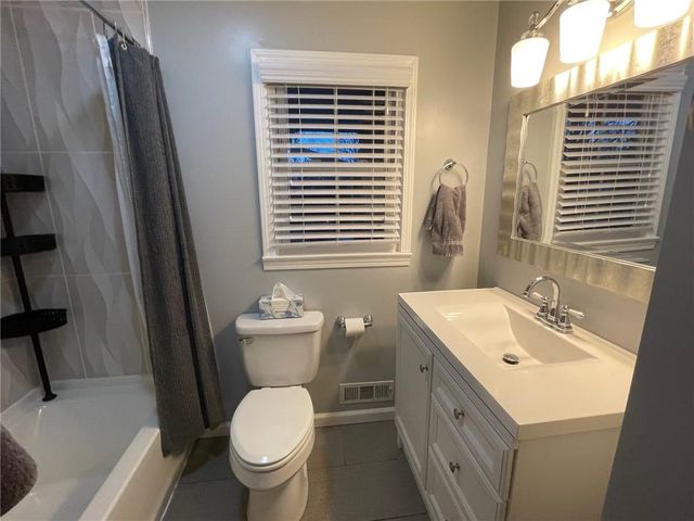 217 NW 43rd Street, Kansas City, MO 64116