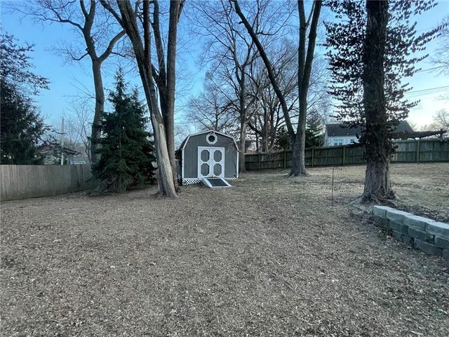 217 NW 43rd Street, Kansas City, MO 64116