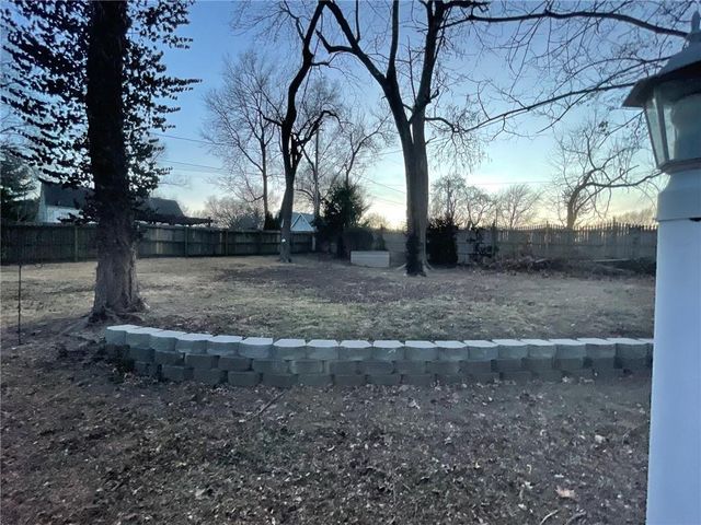 217 NW 43rd Street, Kansas City, MO 64116