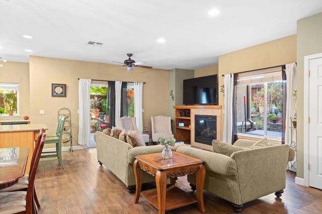 3054 Courtside Dr, Diamond Springs, CA 95619