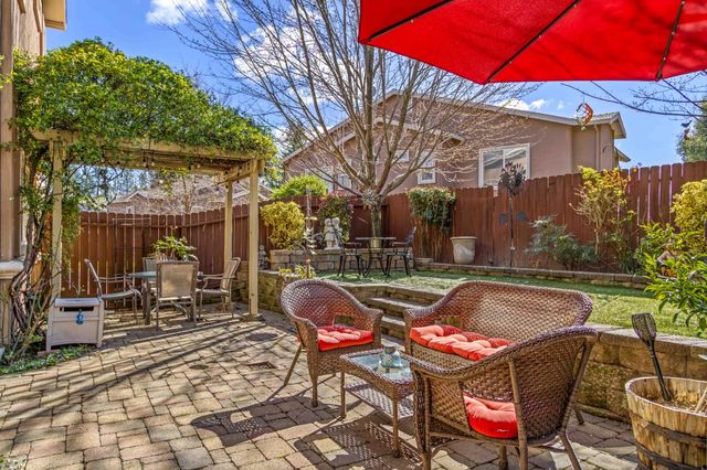 3054 Courtside Dr, Diamond Springs, CA 95619