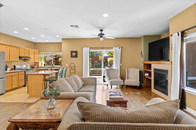 3054 Courtside Dr, Diamond Springs, CA 95619