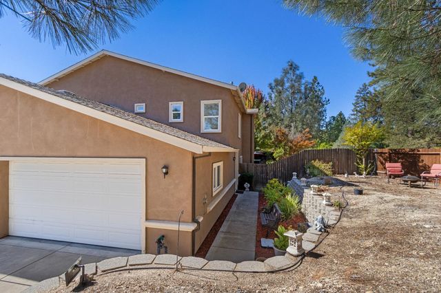 3054 Courtside Dr, Diamond Springs, CA 95619