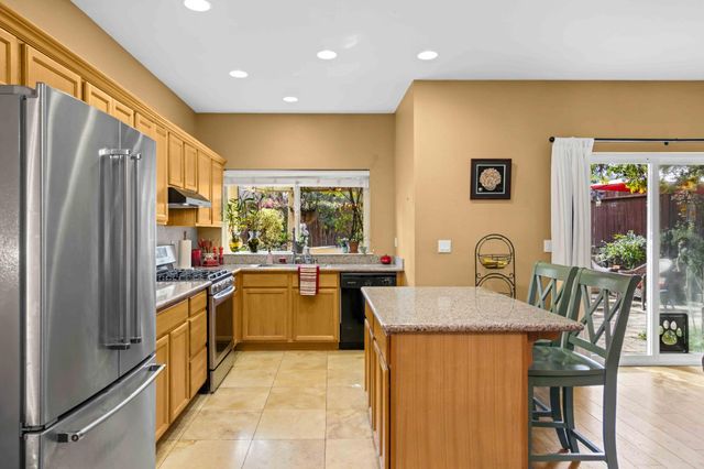 3054 Courtside Dr, Diamond Springs, CA 95619