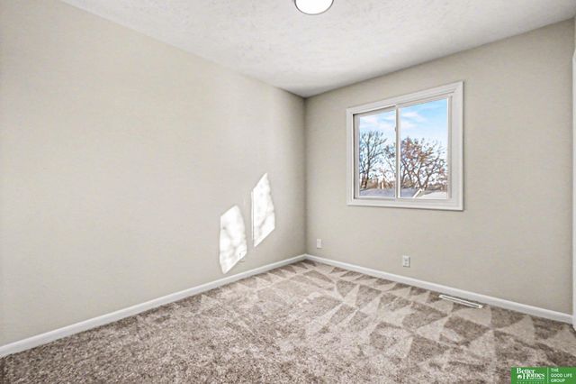 7016 N 51 Street, Omaha, NE 68152