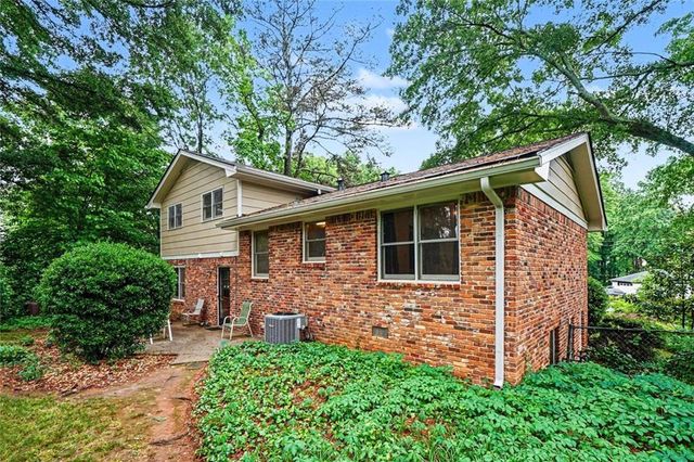 1252 SW Sheppard Drive SW, Lilburn, GA 30047