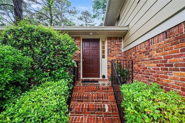 1252 SW Sheppard Drive SW, Lilburn, GA 30047
