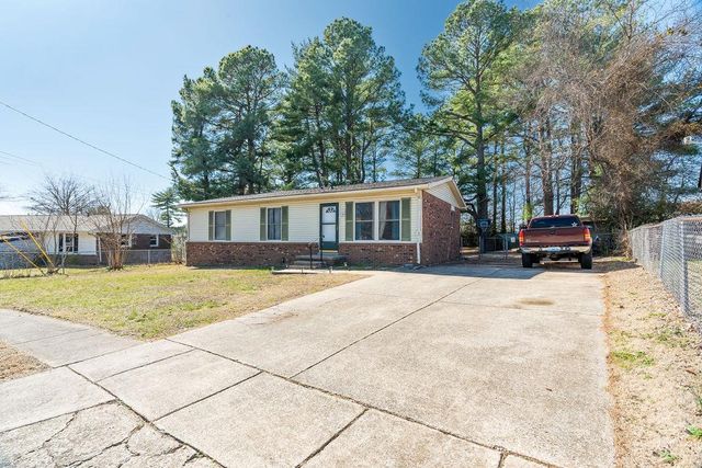 621 Evergreen Park Dr, Hopkinsville, KY 42240