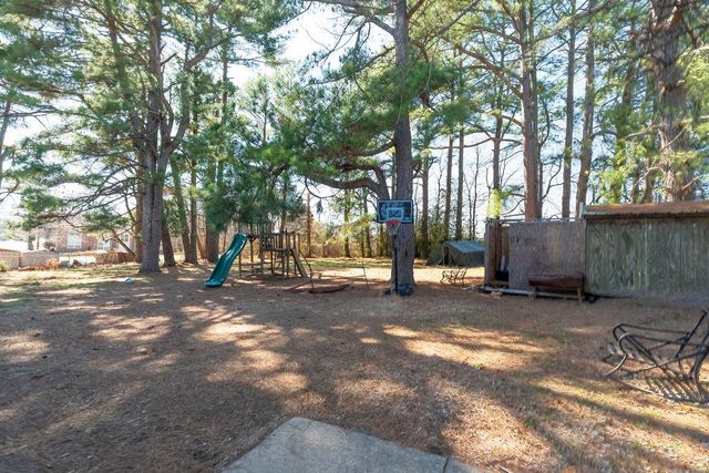 621 Evergreen Park Dr, Hopkinsville, KY 42240