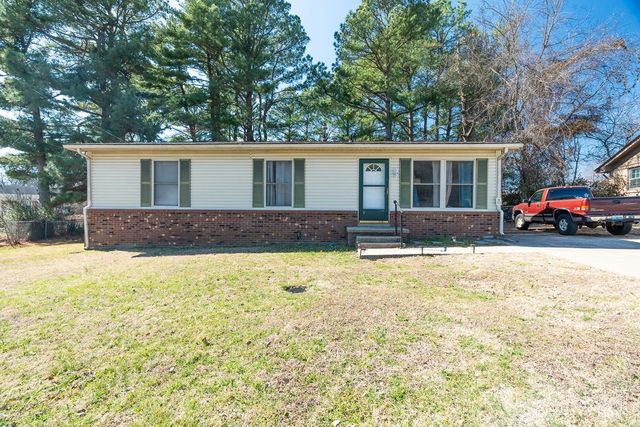 621 Evergreen Park Dr, Hopkinsville, KY 42240
