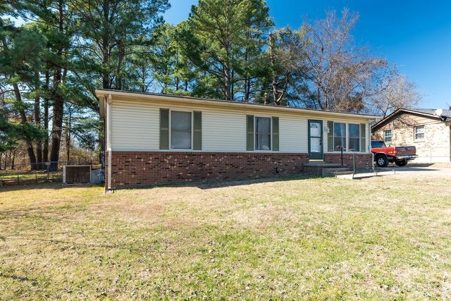 621 Evergreen Park Dr, Hopkinsville, KY 42240