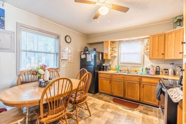 621 Evergreen Park Dr, Hopkinsville, KY 42240