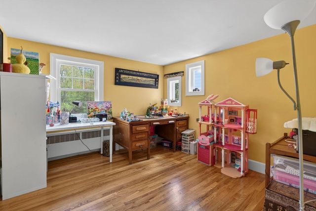 229 Parkerville Rd, Southborough, MA 01772