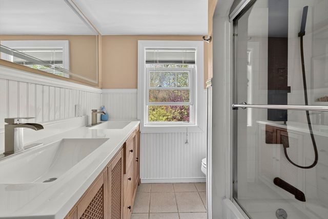 229 Parkerville Rd, Southborough, MA 01772