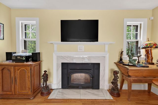 229 Parkerville Rd, Southborough, MA 01772