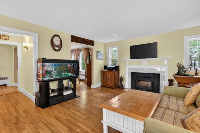 229 Parkerville Rd, Southborough, MA 01772