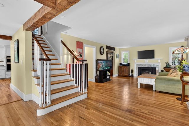 229 Parkerville Rd, Southborough, MA 01772