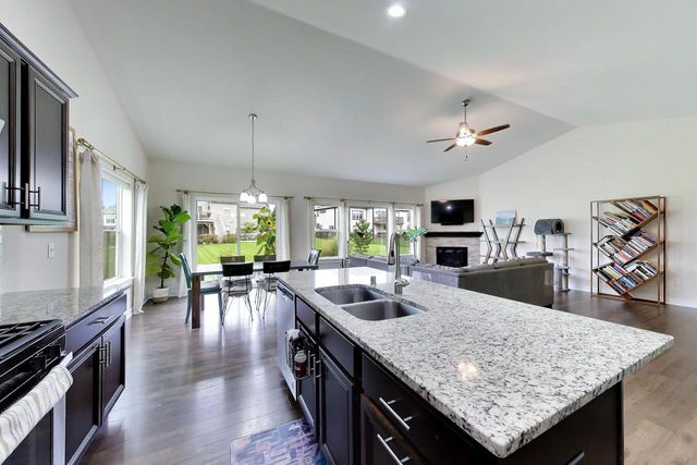 7884 Fredricksburg COURT, Bristol, WI 53104