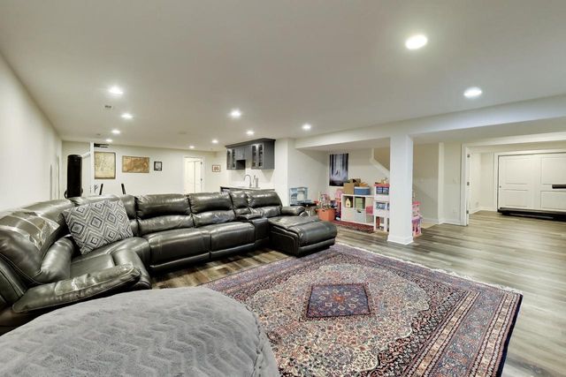 7884 Fredricksburg COURT, Bristol, WI 53104