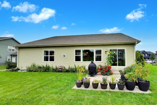 7884 Fredricksburg COURT, Bristol, WI 53104
