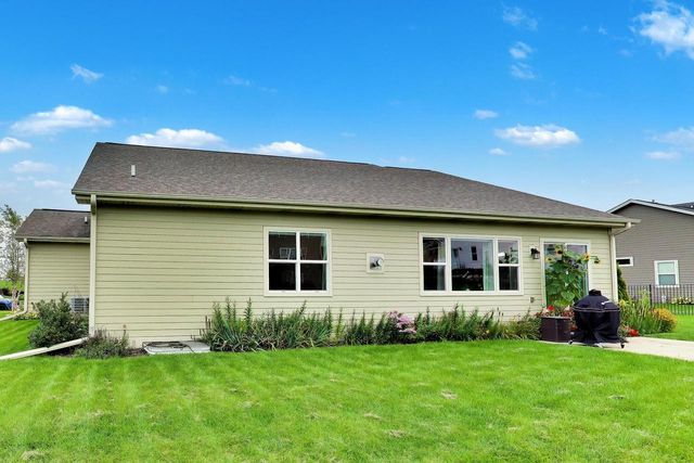 7884 Fredricksburg COURT, Bristol, WI 53104