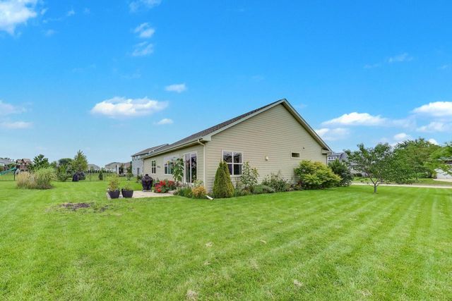 7884 Fredricksburg COURT, Bristol, WI 53104
