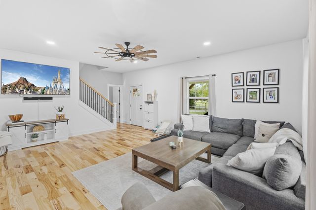 607 Old Columbia Rd, Unionville, TN 37180