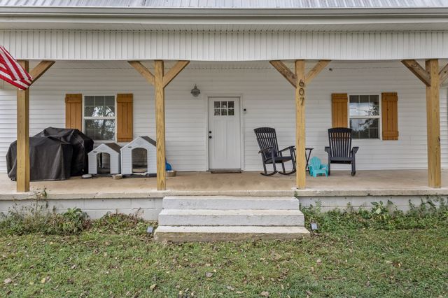 607 Old Columbia Rd, Unionville, TN 37180