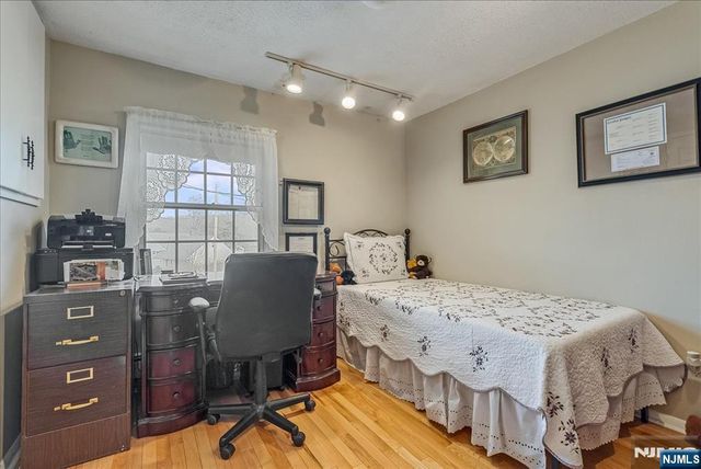 40 Catherine Court, Cedar Grove, NJ 07009